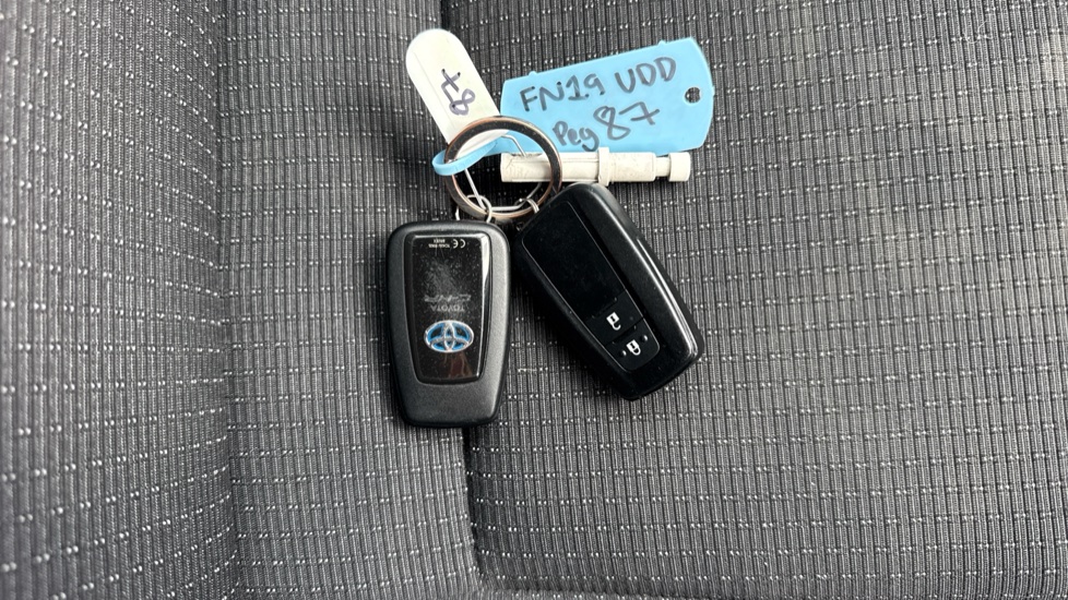 Toyota C-HR 1.8 Hybrid Dynamic 5dr CVT Hybrid Hatchback - Image 28