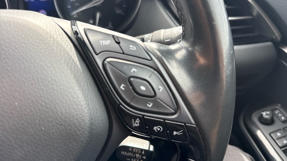 Toyota C-HR 1.8 Hybrid Dynamic 5dr CVT Hybrid Hatchback - Image 31