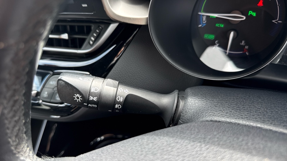 Toyota C-HR 1.8 Hybrid Dynamic 5dr CVT Hybrid Hatchback - Image 33