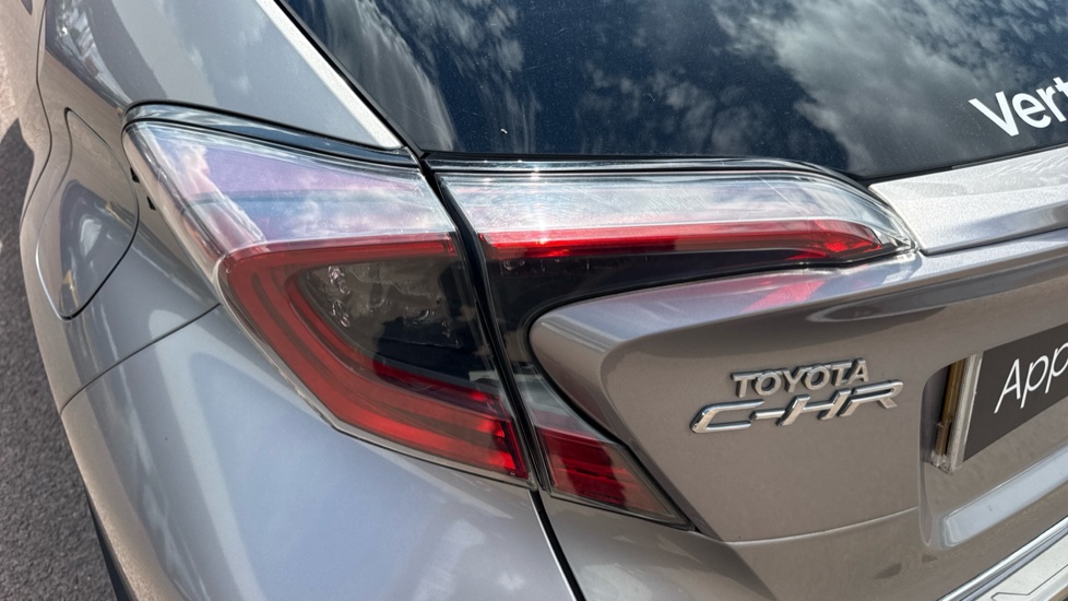 Toyota C-HR 1.8 Hybrid Dynamic 5dr CVT Hybrid Hatchback - Image 41
