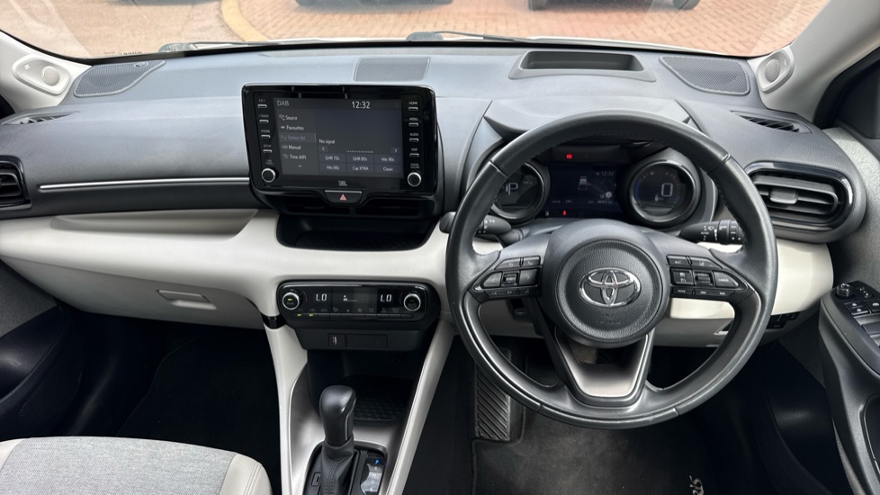 Toyota Yaris 1.5 Hybrid Excel 5dr CVT Hybrid Hatchback - Image 6