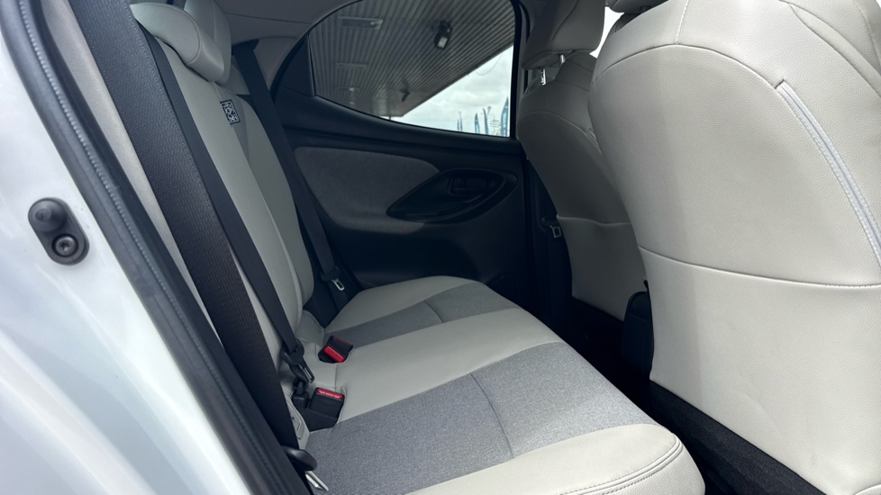 Toyota Yaris 1.5 Hybrid Excel 5dr CVT Hybrid Hatchback - Image 8