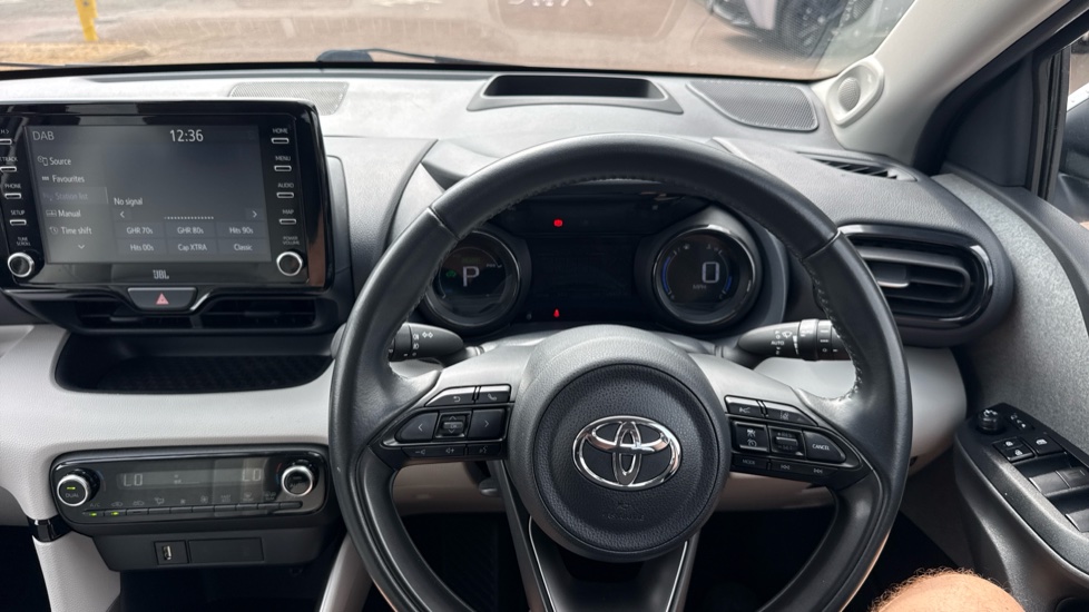 Toyota Yaris 1.5 Hybrid Excel 5dr CVT Hybrid Hatchback - Image 10