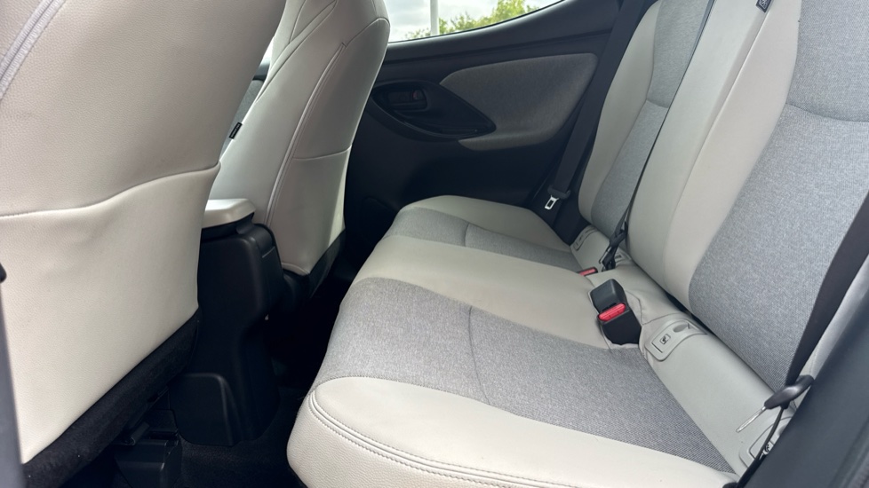 Toyota Yaris 1.5 Hybrid Excel 5dr CVT Hybrid Hatchback - Image 15