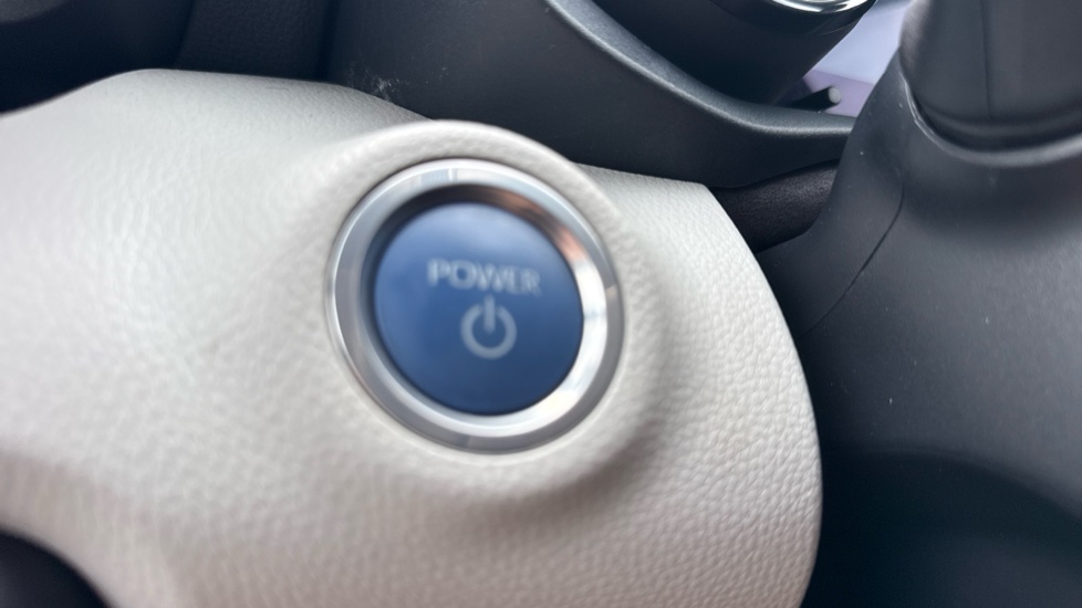 Toyota Yaris 1.5 Hybrid Excel 5dr CVT Hybrid Hatchback - Image 16