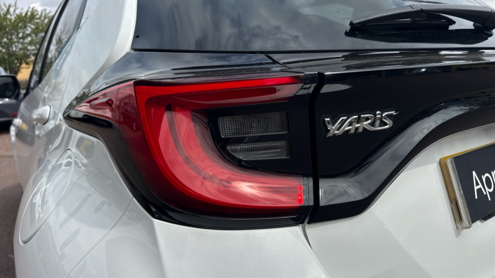 Toyota Yaris 1.5 Hybrid Excel 5dr CVT Hybrid Hatchback - Image 21