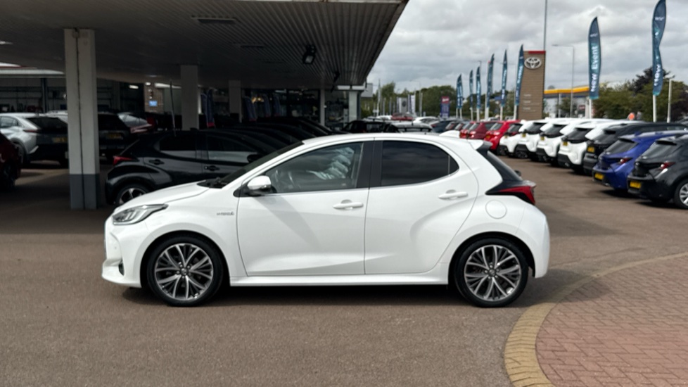 Toyota Yaris 1.5 Hybrid Excel 5dr CVT Hybrid Hatchback - Image 24