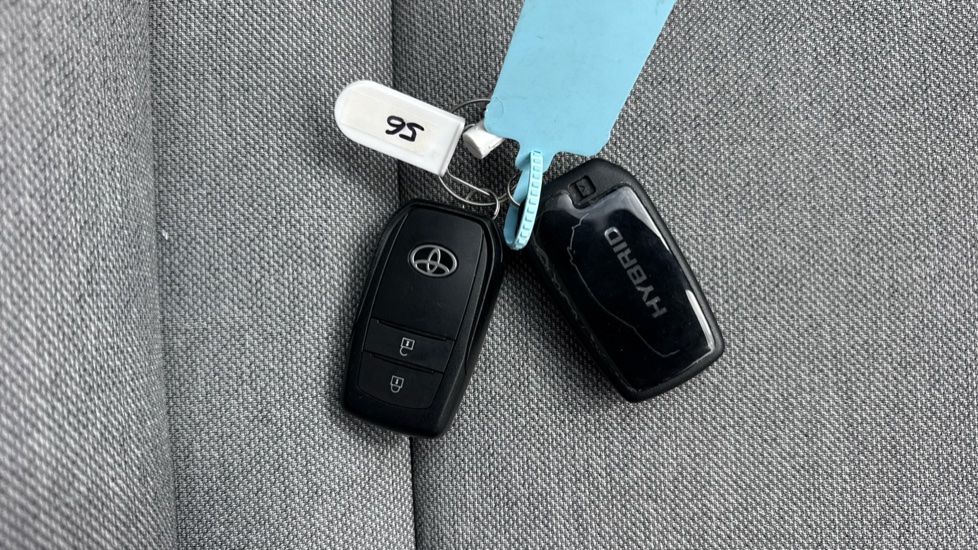 Toyota Yaris 1.5 Hybrid Excel 5dr CVT Hybrid Hatchback - Image 28