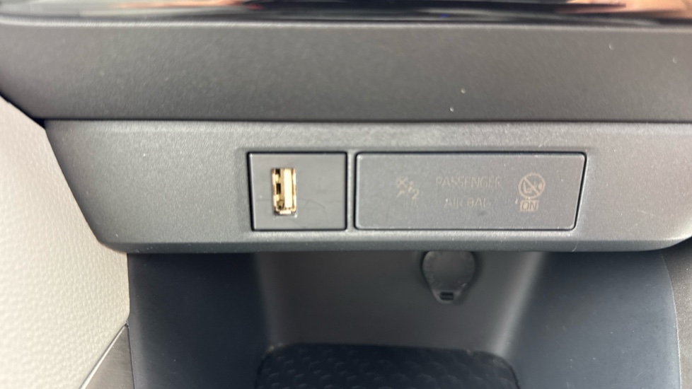Toyota Yaris 1.5 Hybrid Excel 5dr CVT Hybrid Hatchback - Image 36