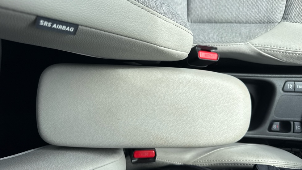 Toyota Yaris 1.5 Hybrid Excel 5dr CVT Hybrid Hatchback - Image 44