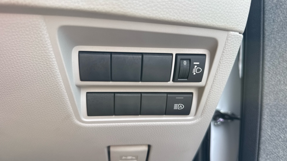 Toyota Yaris 1.5 Hybrid Excel 5dr CVT Hybrid Hatchback - Image 47
