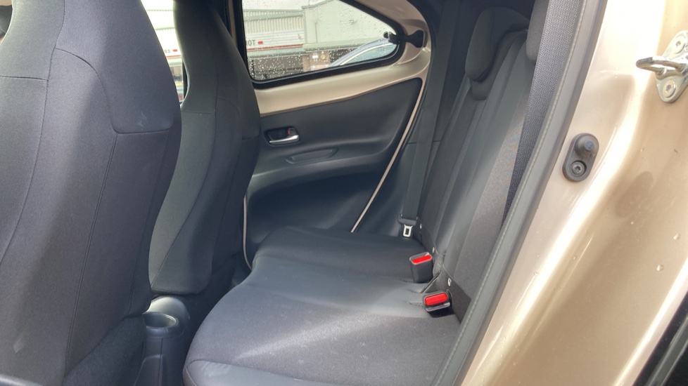 Toyota Aygo X 1.0 VVT-i Exclusive 5dr Petrol Hatchback - Image 16