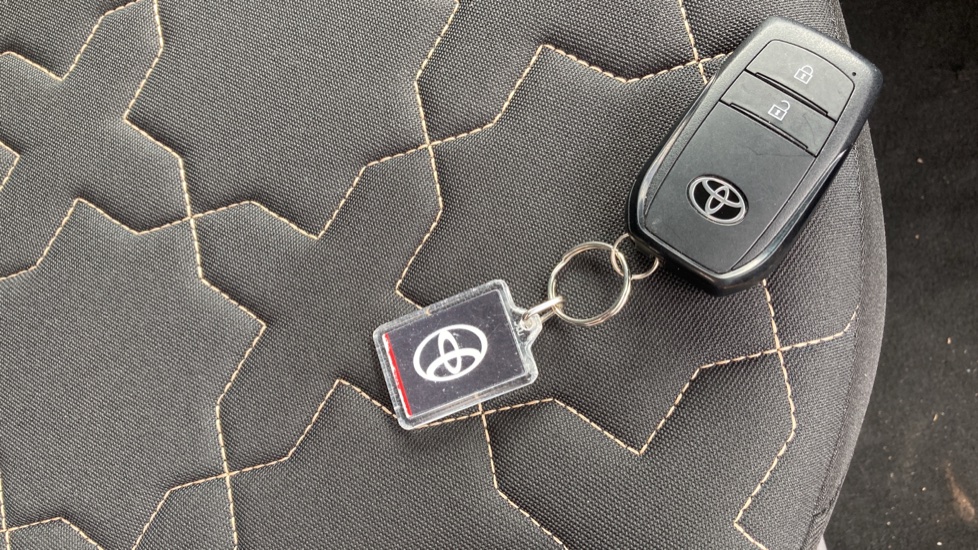 Toyota Aygo X 1.0 VVT-i Exclusive 5dr Petrol Hatchback - Image 19