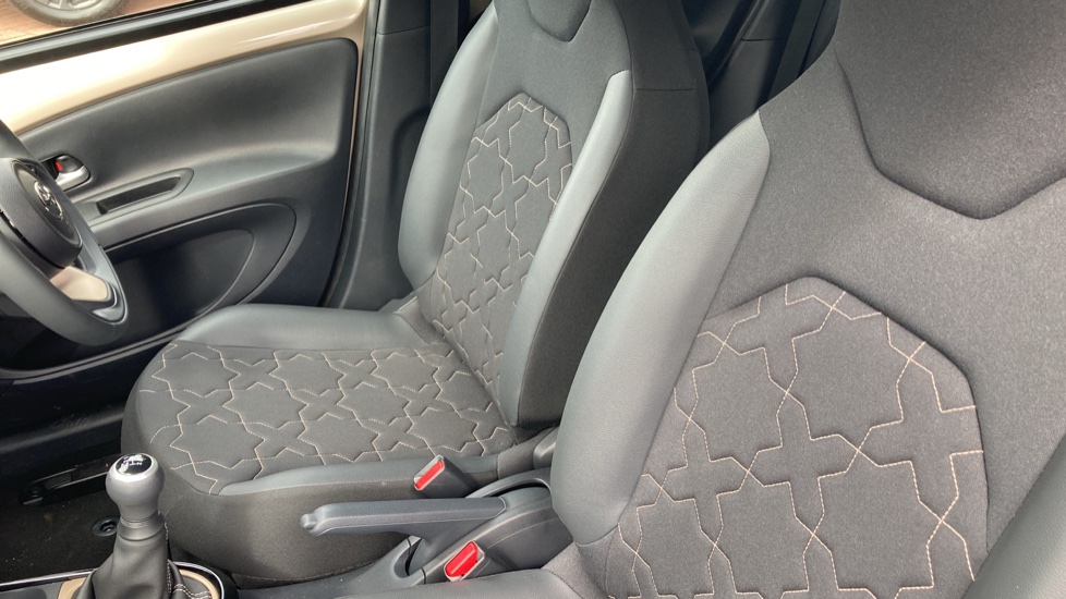 Toyota Aygo X 1.0 VVT-i Exclusive 5dr Petrol Hatchback - Image 36