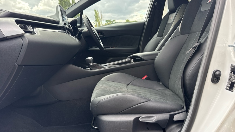 Toyota C-HR 1.8 Hybrid GR Sport 5dr CVT Hybrid Hatchback - Image 5