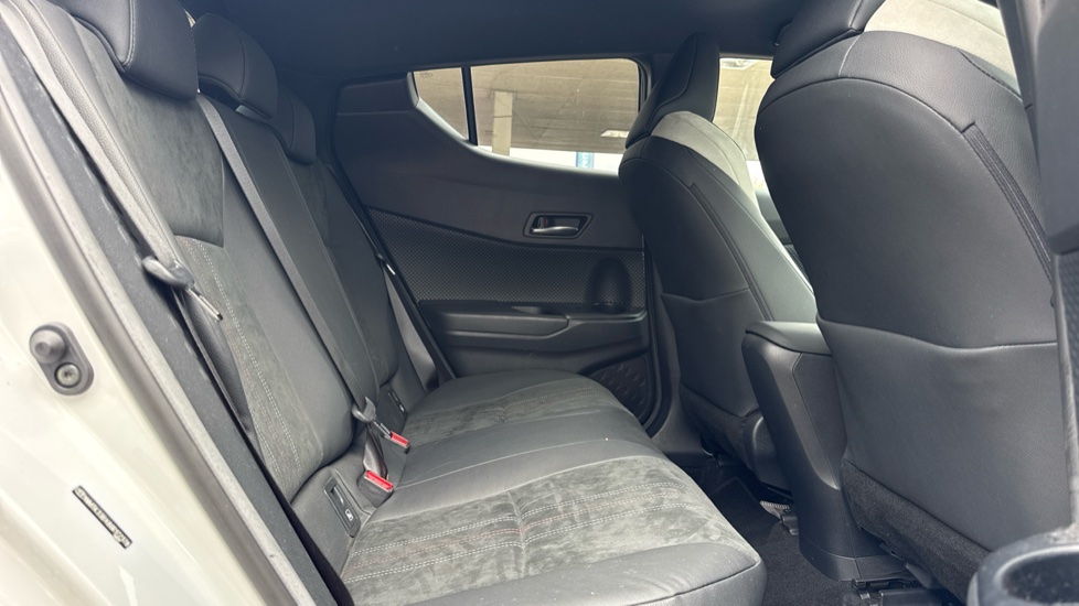 Toyota C-HR 1.8 Hybrid GR Sport 5dr CVT Hybrid Hatchback - Image 8