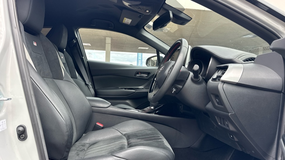 Toyota C-HR 1.8 Hybrid GR Sport 5dr CVT Hybrid Hatchback - Image 12