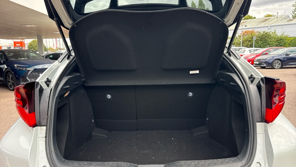 Toyota C-HR 1.8 Hybrid GR Sport 5dr CVT Hybrid Hatchback - Image 13