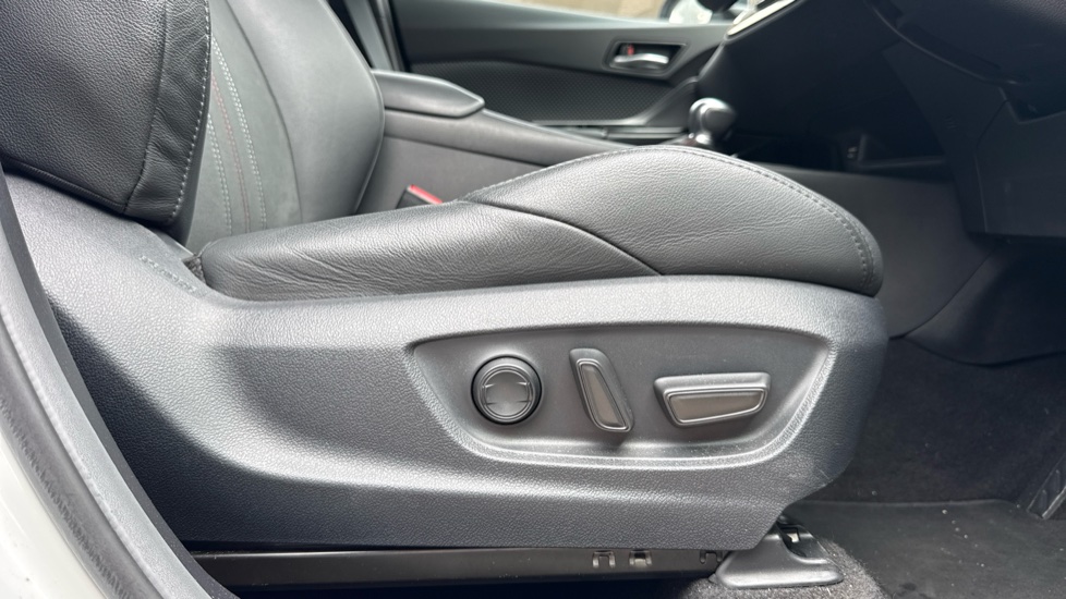 Toyota C-HR 1.8 Hybrid GR Sport 5dr CVT Hybrid Hatchback - Image 30