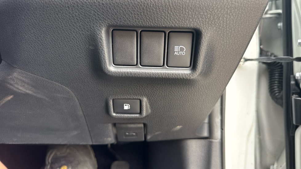 Toyota C-HR 1.8 Hybrid GR Sport 5dr CVT Hybrid Hatchback - Image 51