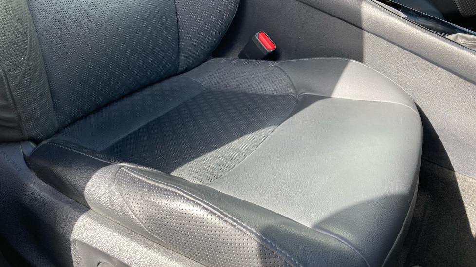 Toyota C-HR 1.8 Hybrid Excel 5dr CVT Hybrid Hatchback - Image 17