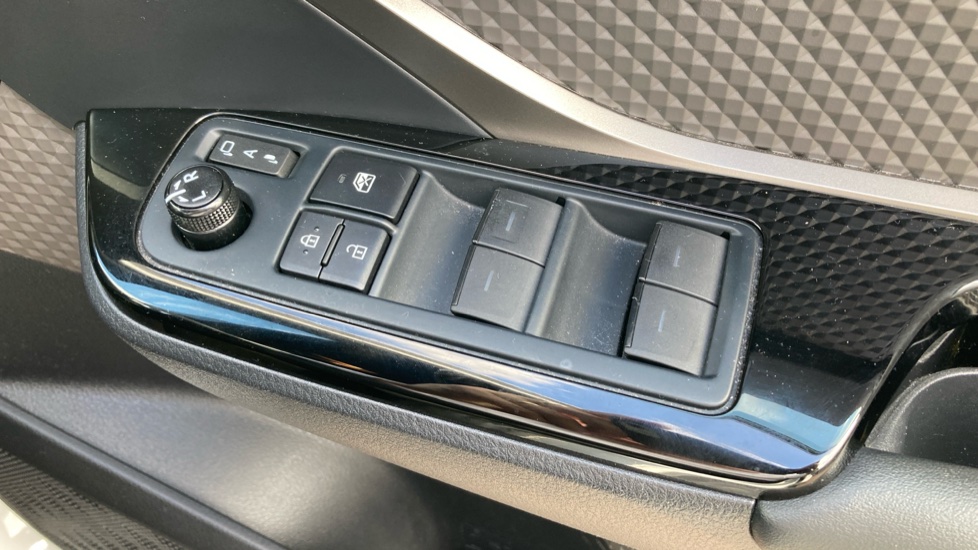 Toyota C-HR 1.8 Hybrid Excel 5dr CVT Hybrid Hatchback - Image 38