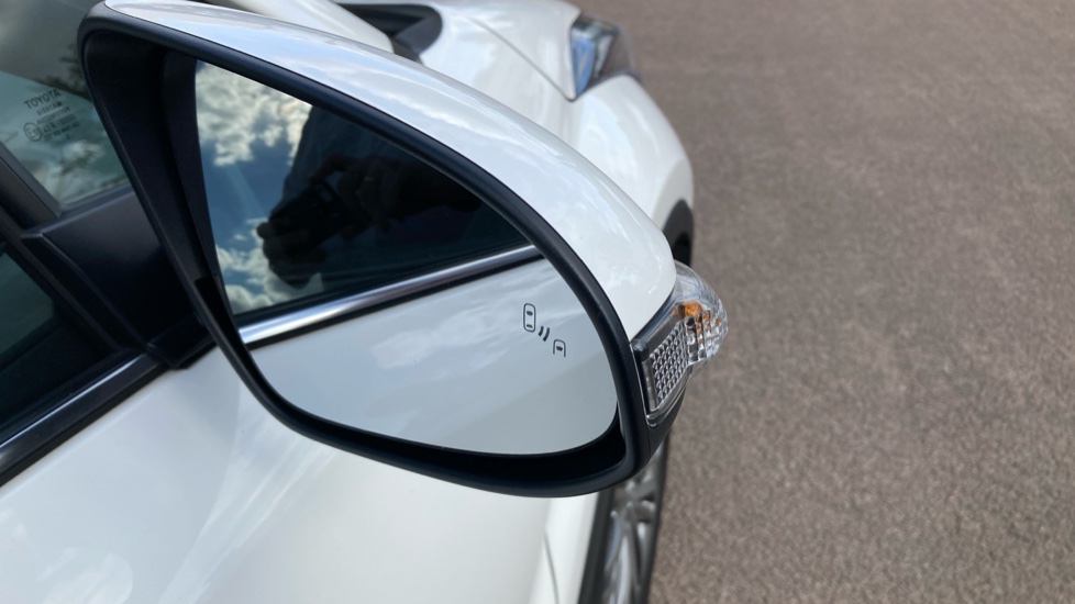 Toyota C-HR 1.8 Hybrid Excel 5dr CVT Hybrid Hatchback - Image 40