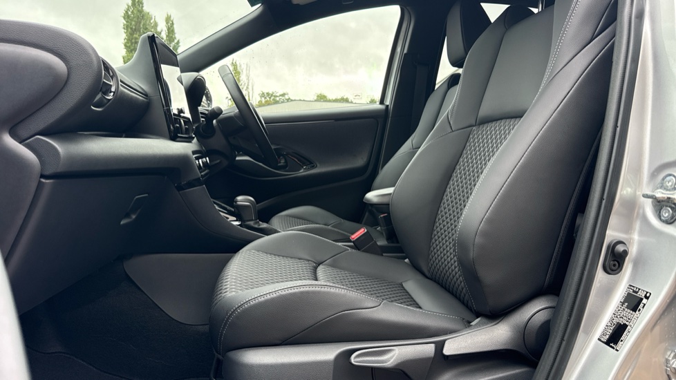 Toyota Yaris 1.5 Hybrid Excel 5dr CVT Hybrid Hatchback - Image 5