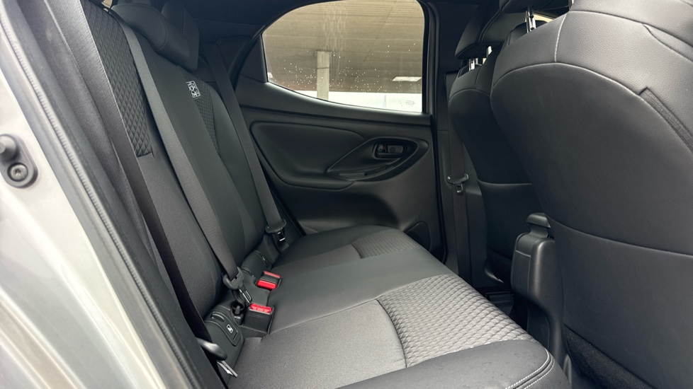 Toyota Yaris 1.5 Hybrid Excel 5dr CVT Hybrid Hatchback - Image 8
