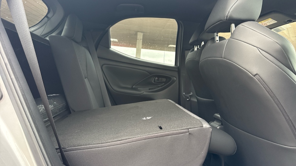 Toyota Yaris 1.5 Hybrid Excel 5dr CVT Hybrid Hatchback - Image 18
