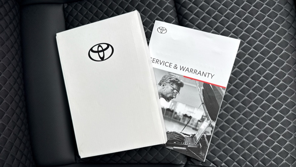 Toyota Yaris 1.5 Hybrid Excel 5dr CVT Hybrid Hatchback - Image 27