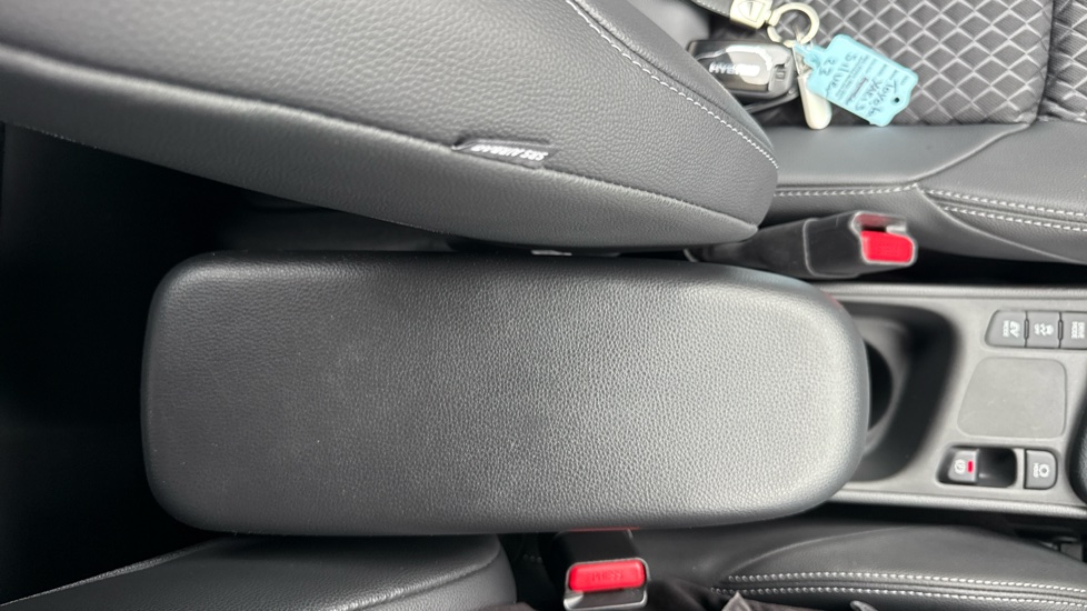 Toyota Yaris 1.5 Hybrid Excel 5dr CVT Hybrid Hatchback - Image 47
