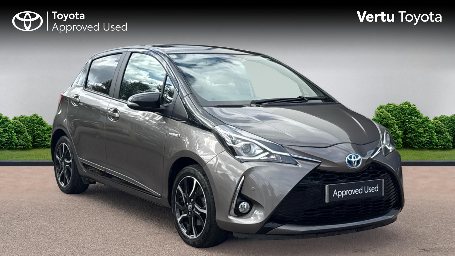 Toyota Yaris listing photo