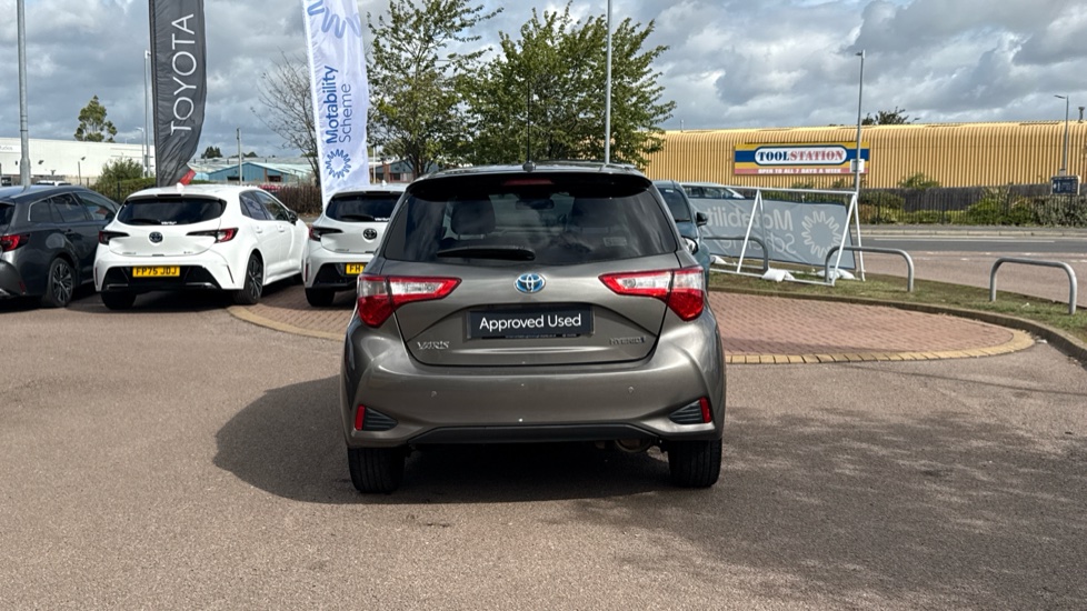 Toyota Yaris 1.5 Hybrid Red Bi-tone 5dr CVT Hybrid Hatchback - Image 26