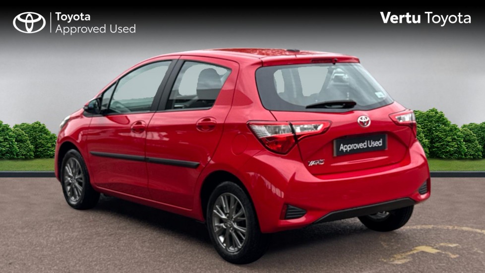 Toyota Yaris 1.5 VVT-i Icon 5dr Petrol Hatchback - Image 4
