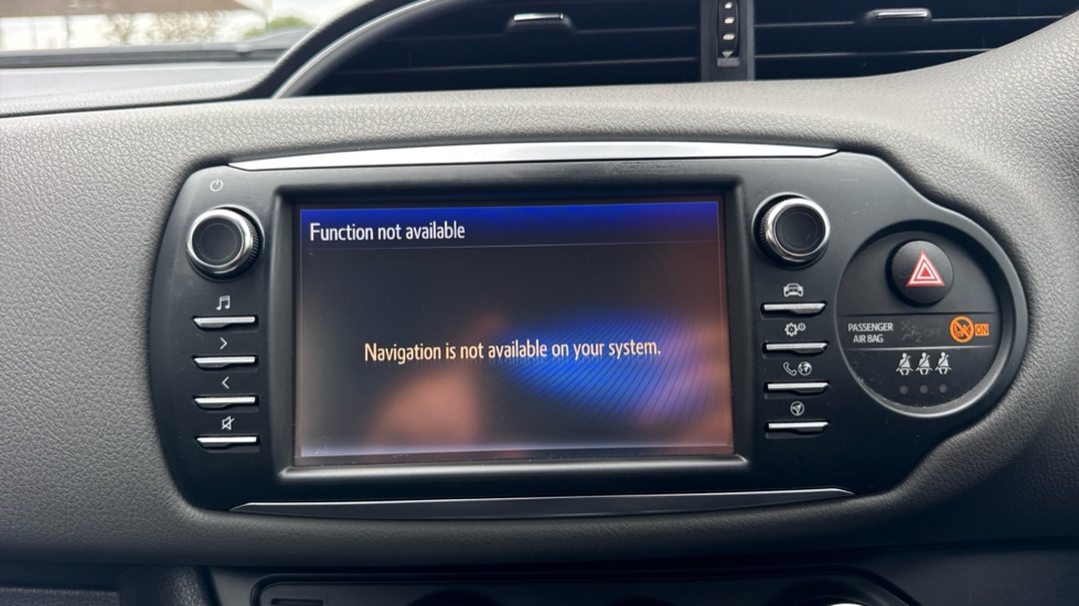 Toyota Yaris 1.5 VVT-i Icon 5dr Petrol Hatchback - Image 9