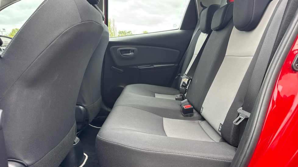 Toyota Yaris 1.5 VVT-i Icon 5dr Petrol Hatchback - Image 15