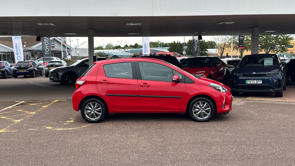 Toyota Yaris 1.5 VVT-i Icon 5dr Petrol Hatchback - Image 23