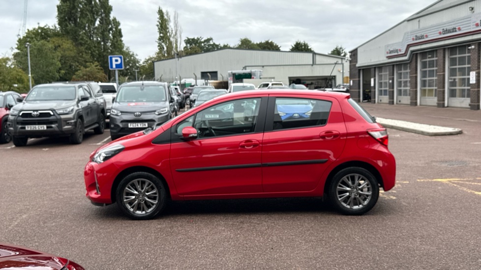Toyota Yaris 1.5 VVT-i Icon 5dr Petrol Hatchback - Image 24