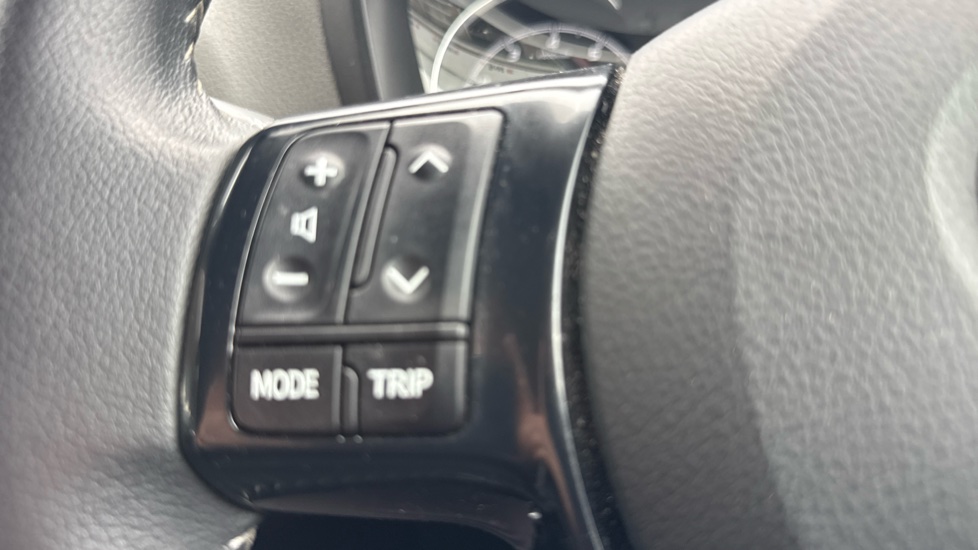 Toyota Yaris 1.5 VVT-i Icon 5dr Petrol Hatchback - Image 39
