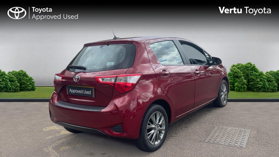 Toyota Yaris 1.5 VVT-i Icon 5dr Petrol Hatchback - Image 2