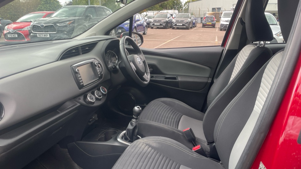 Toyota Yaris 1.5 VVT-i Icon 5dr Petrol Hatchback - Image 5