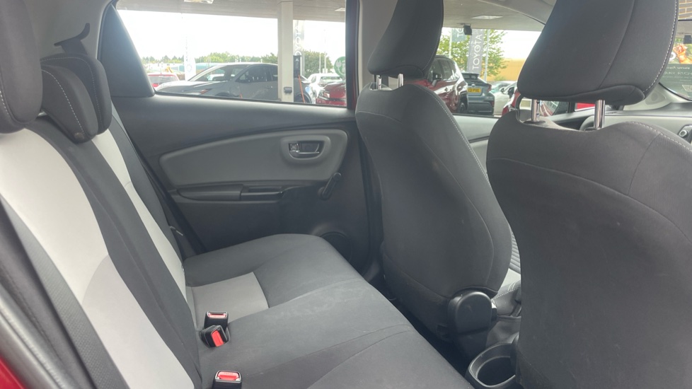 Toyota Yaris 1.5 VVT-i Icon 5dr Petrol Hatchback - Image 8