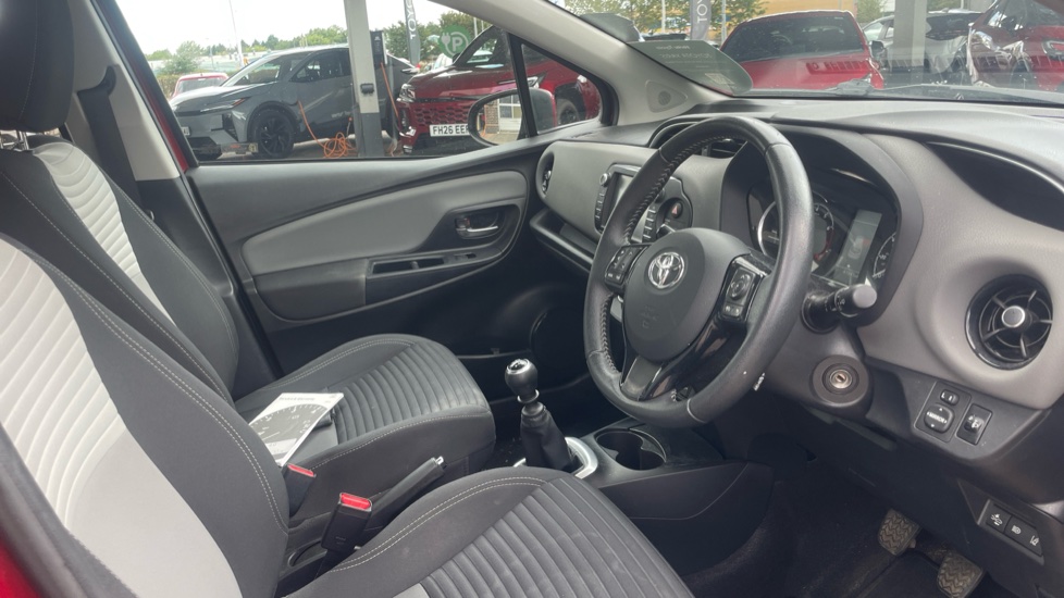 Toyota Yaris 1.5 VVT-i Icon 5dr Petrol Hatchback - Image 12