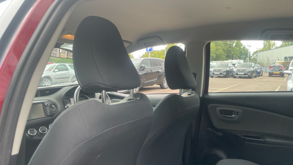 Toyota Yaris 1.5 VVT-i Icon 5dr Petrol Hatchback - Image 19