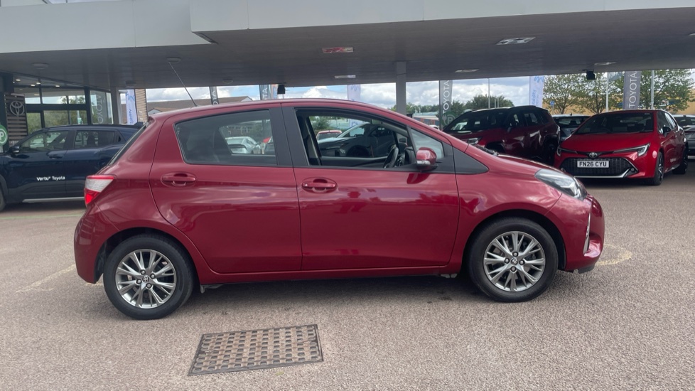 Toyota Yaris 1.5 VVT-i Icon 5dr Petrol Hatchback - Image 23