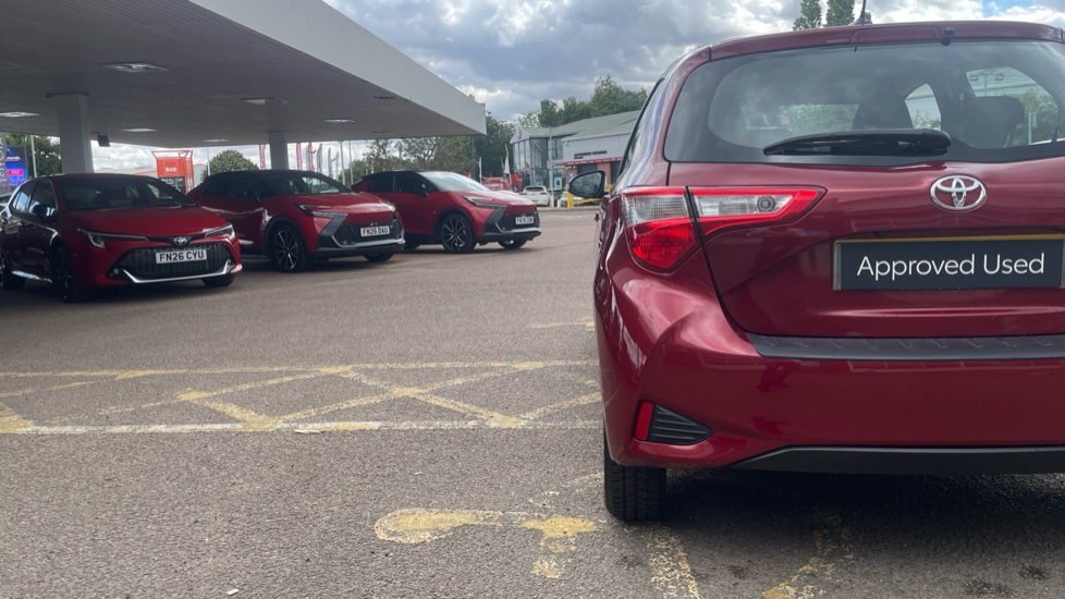 Toyota Yaris 1.5 VVT-i Icon 5dr Petrol Hatchback - Image 34
