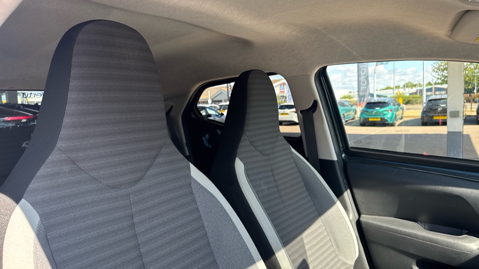 Toyota Aygo 1.0 VVT-i X-Trend 5dr Petrol Hatchback - Image 19
