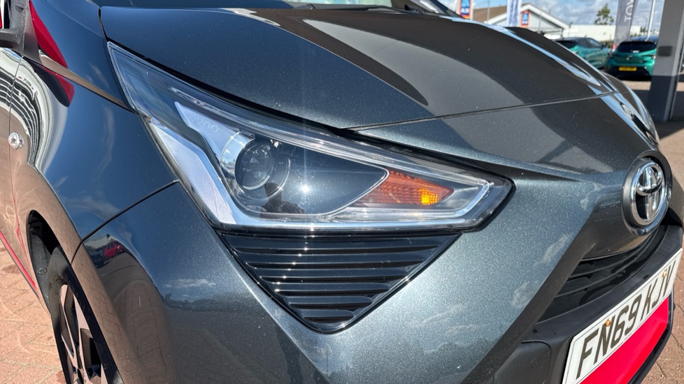Toyota Aygo 1.0 VVT-i X-Trend 5dr Petrol Hatchback - Image 20