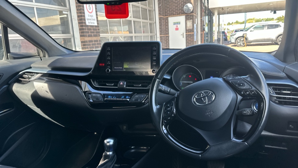 Toyota C-HR 1.8 Hybrid Design 5dr CVT Hybrid Hatchback - Image 7
